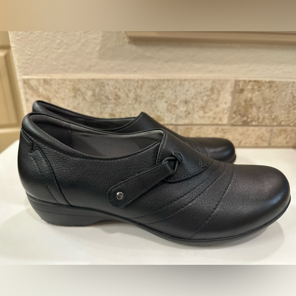 Dansko Franny Women's Black Comfort Loafers Leather Low Wedge NEW size 38 US 8